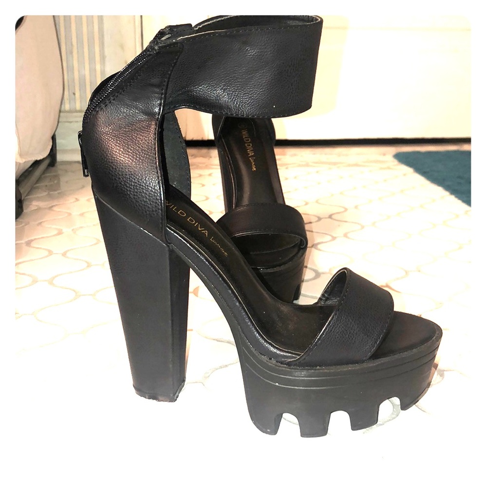 Black platforms